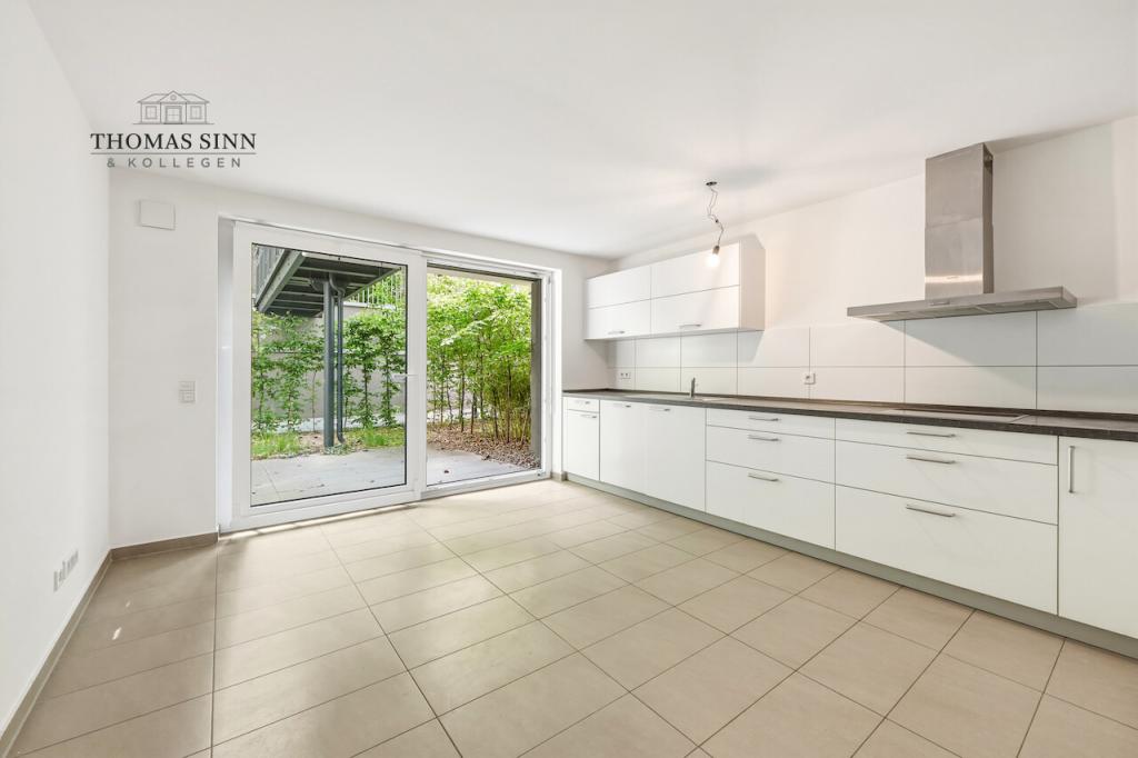 Neuwertige 3,5-Zimmer-Wohnung im EG mit ruhiger Terrasse und TG-Stellplatz bei Uhlandshöhe/Gänshaide - Photo 2