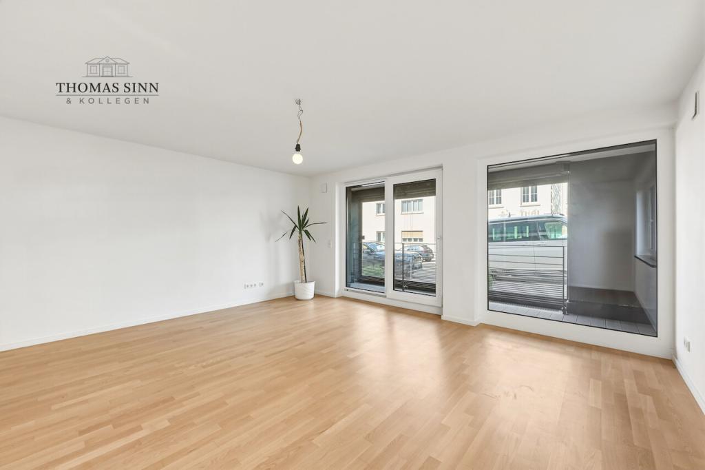 Neuwertige 3,5-Zimmer-Wohnung im EG mit ruhiger Terrasse und TG-Stellplatz bei Uhlandshöhe/Gänshaide - Photo 4