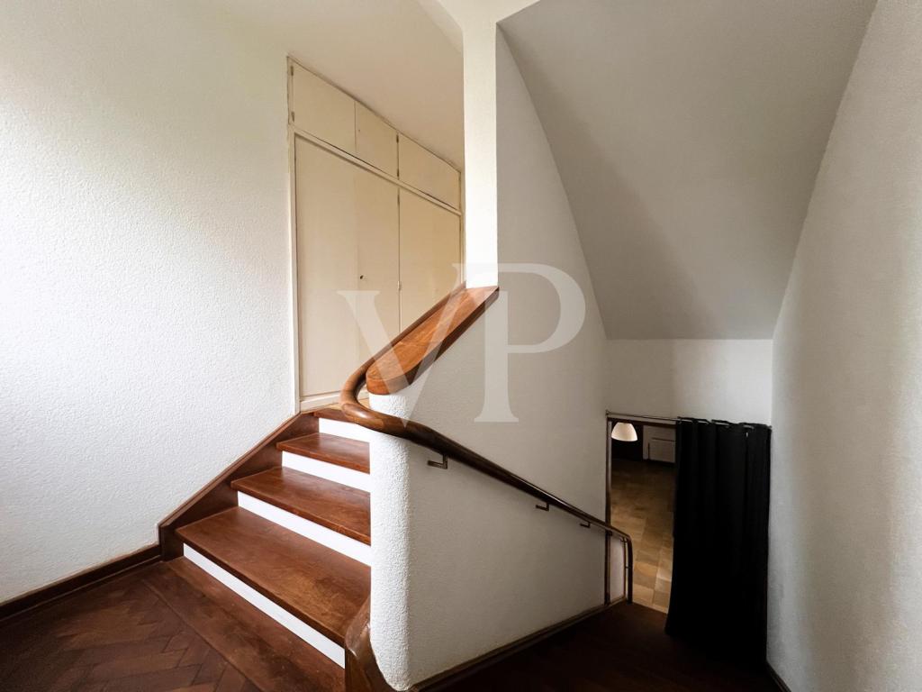 Treppenzugang ins 1. OG