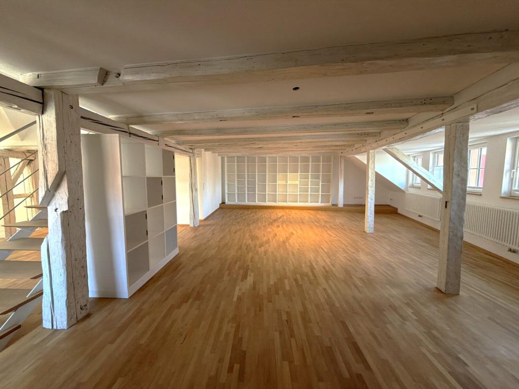 Lichtdurchflutetes Loft mit historischem Flair und komfortablem TG-Stellplatz - Foto 1