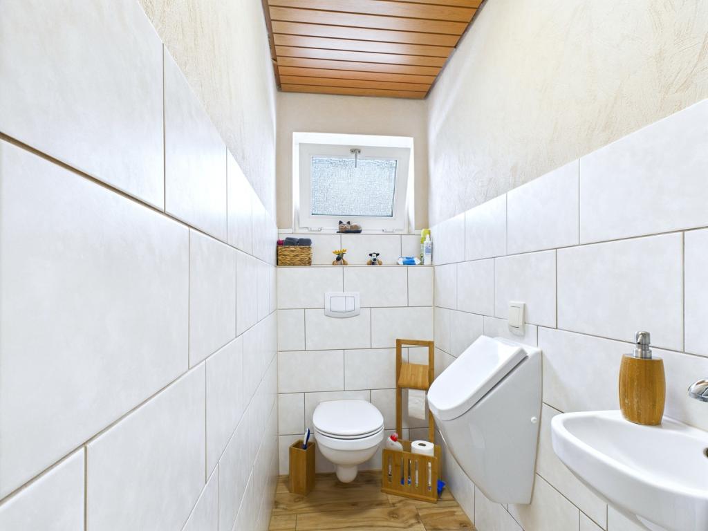 Gäste-WC EG