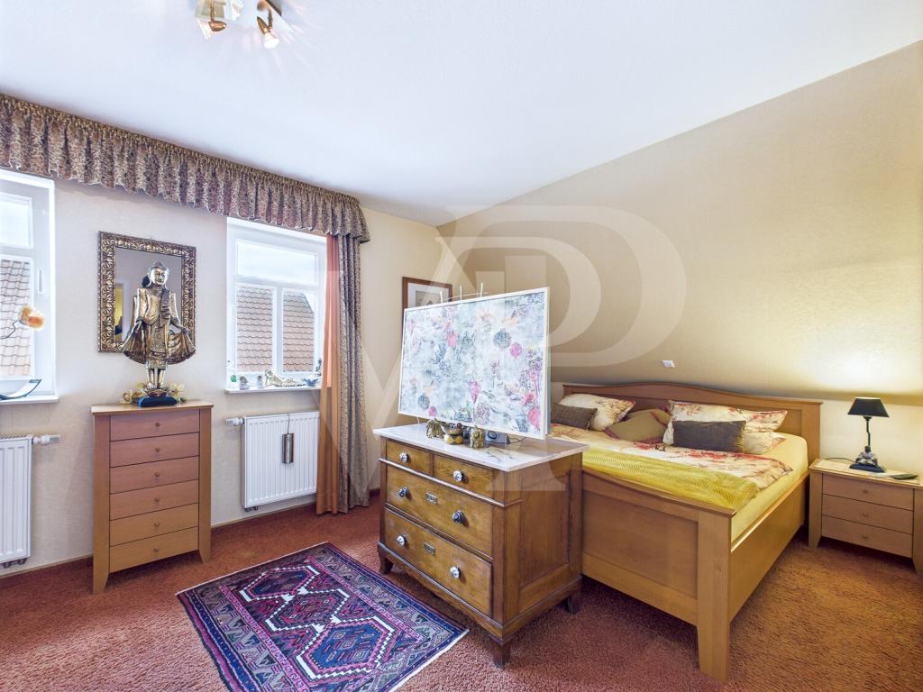 Schlafzimmer 1