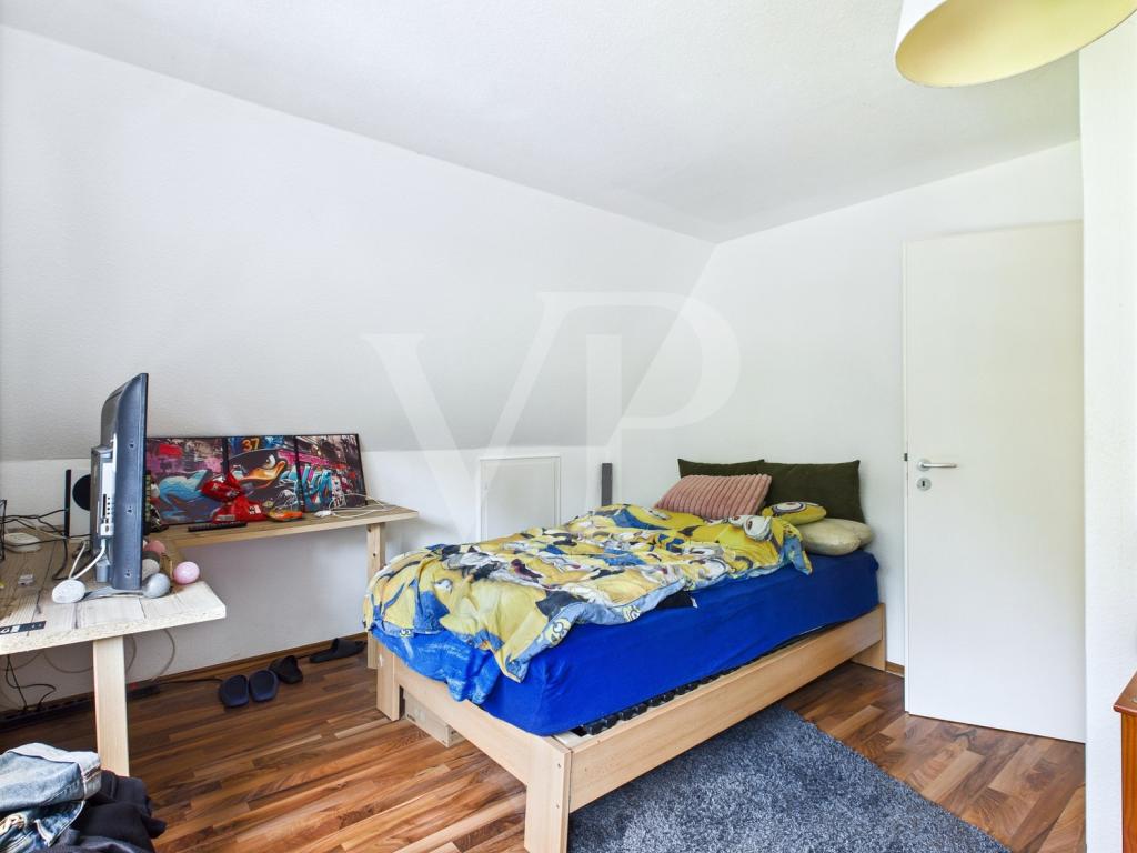 Schlafzimmer DG