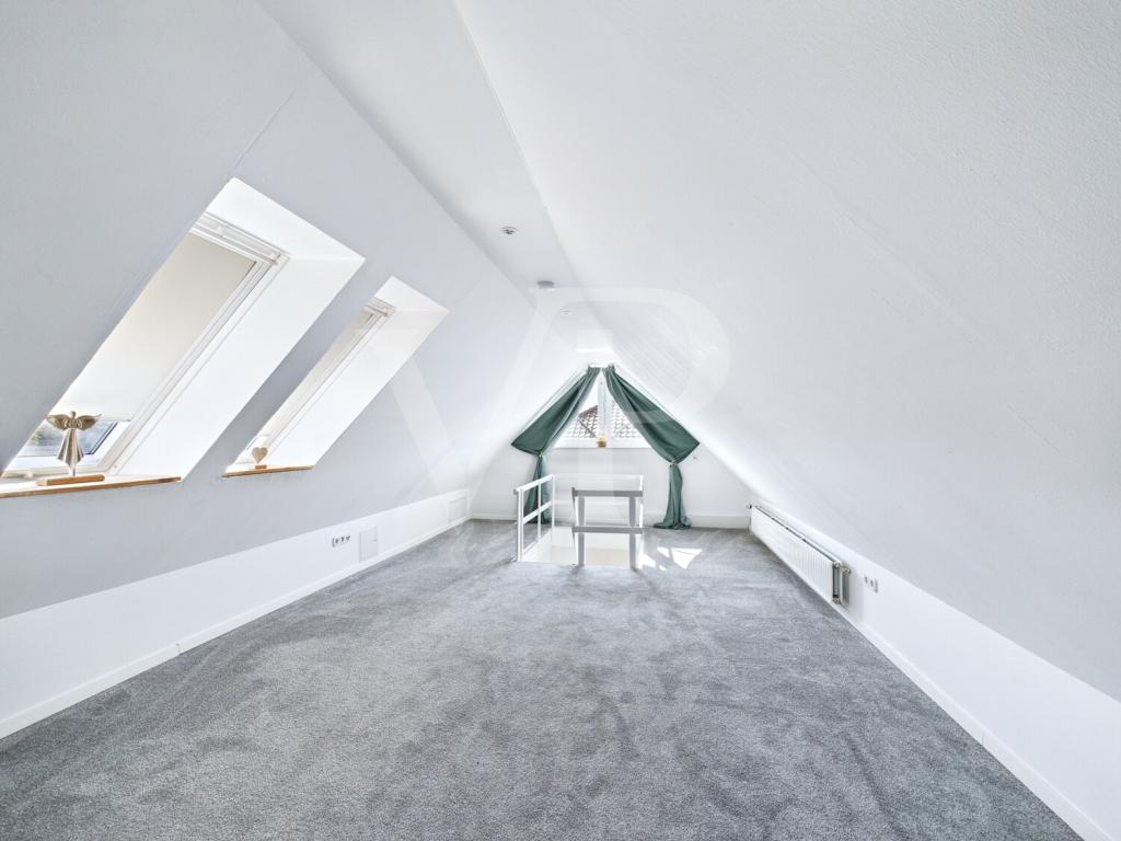 Spitzboden / Studiozimmer