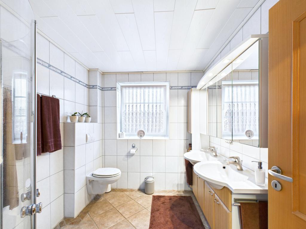Großzügige Erdgeschosswohnung mit Garten & Terrasse in zentraler Lage von Esens zur Miete - Foto 3