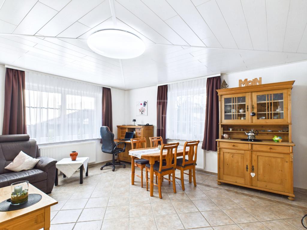 Großzügige Erdgeschosswohnung mit Garten & Terrasse in zentraler Lage von Esens zur Miete - Foto 1