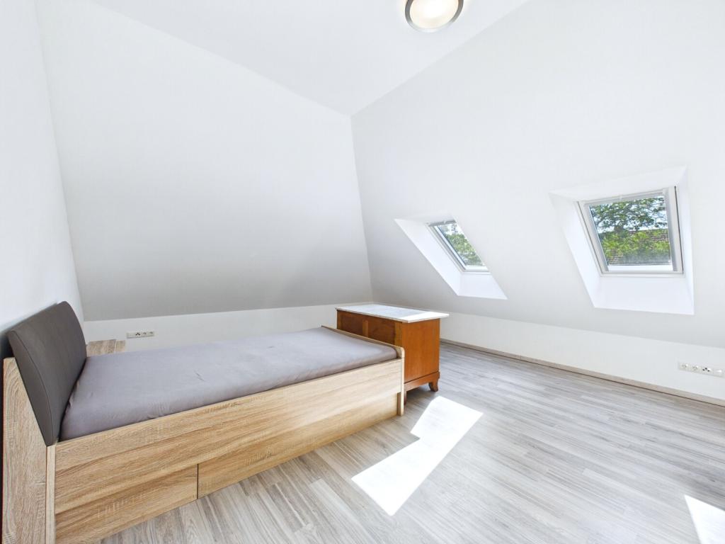 Neuwertiger Bungalow auf großem Grundstück mit Garage in Aurich-Schirum - Photo 4