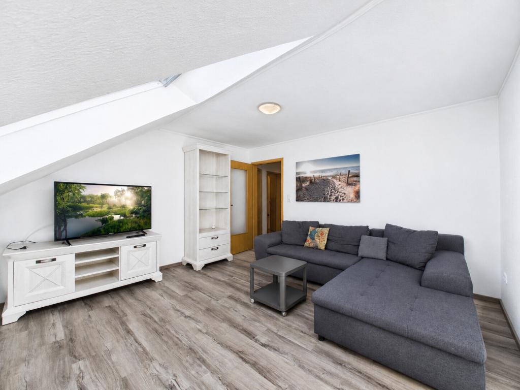 Osteel: Ruhige, moderne und möblierte Oberwohnung in gepflegtem Gulfhof - Foto 1