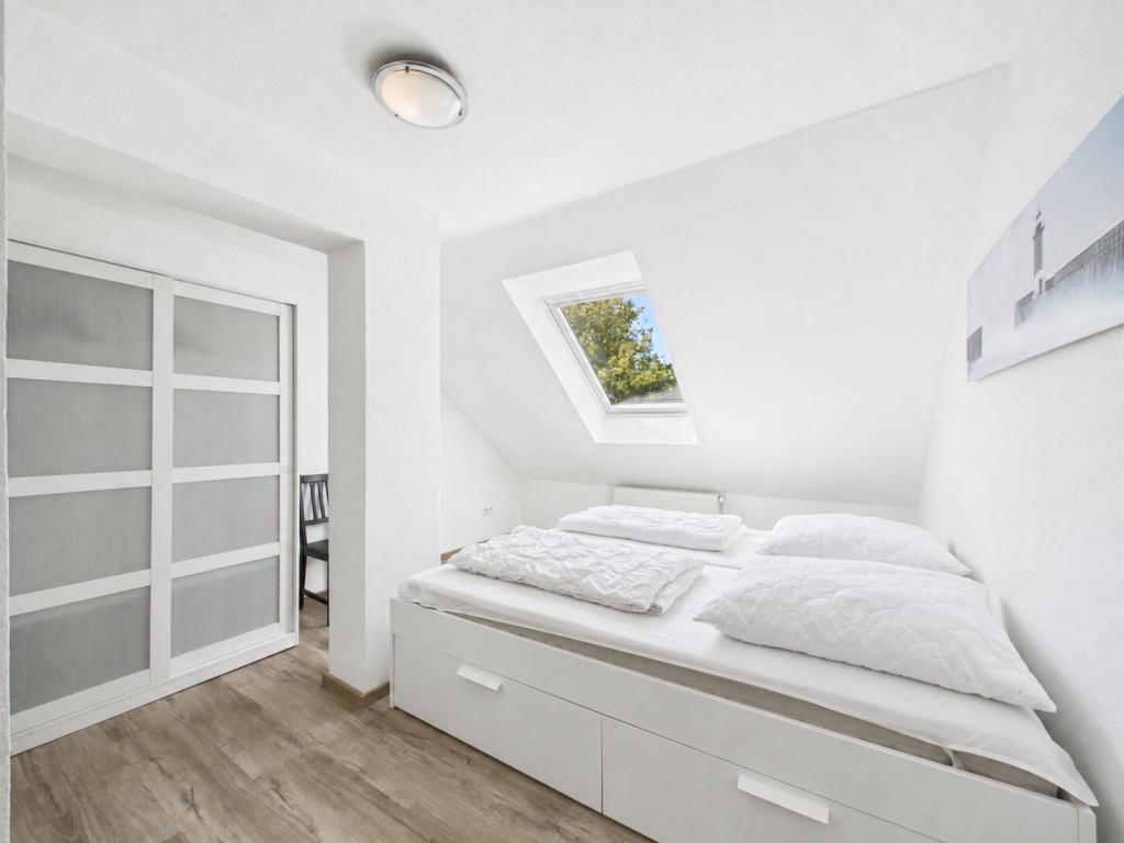 Osteel: Ruhige, moderne und möblierte Oberwohnung in gepflegtem Gulfhof - Foto 4