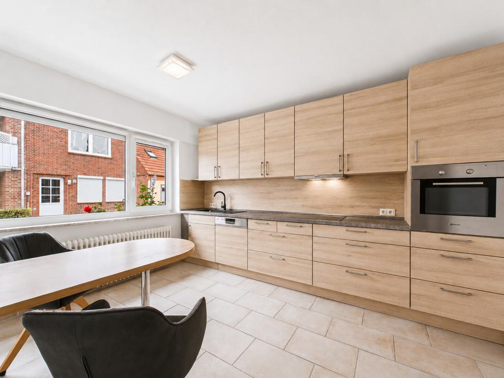 Zentral wohnen in Norden – gepflegter Bungalow mit Terrasse & Garage - Foto 4