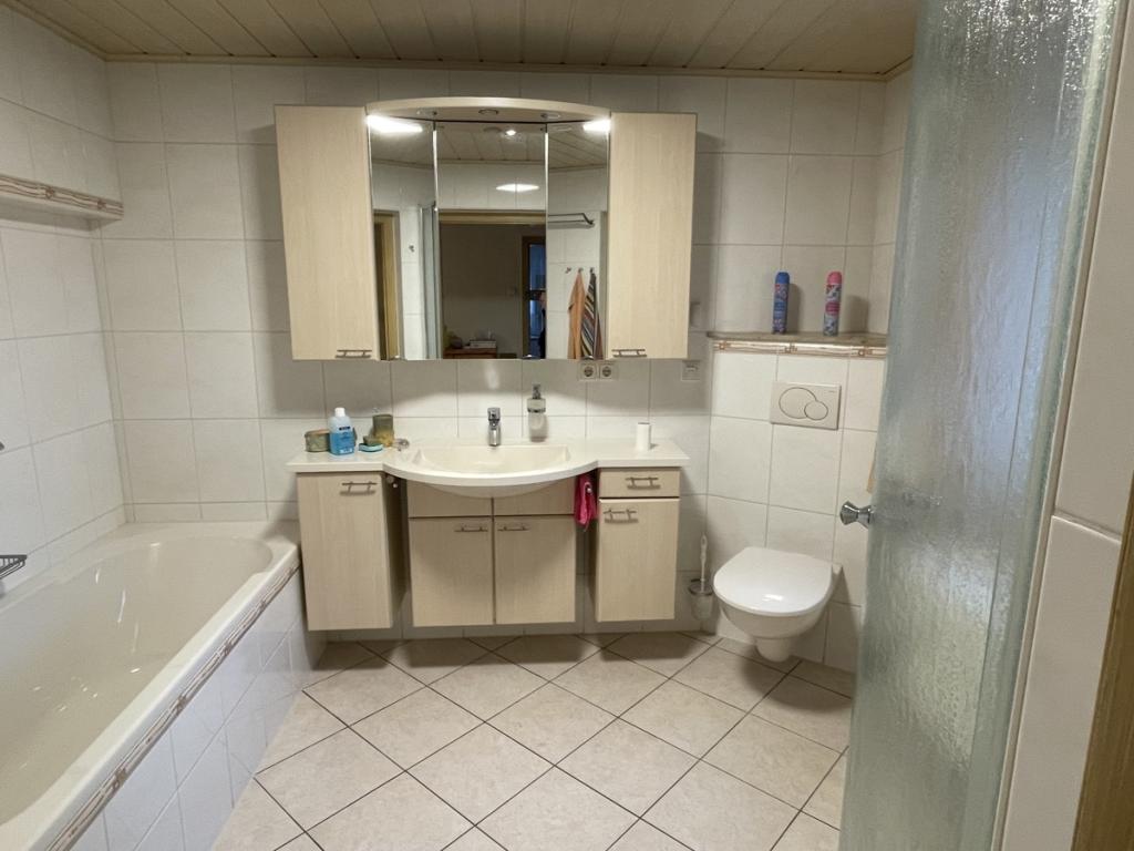 e8b955ce-c4a6-40f3-9dce-869456972ca3.jpg