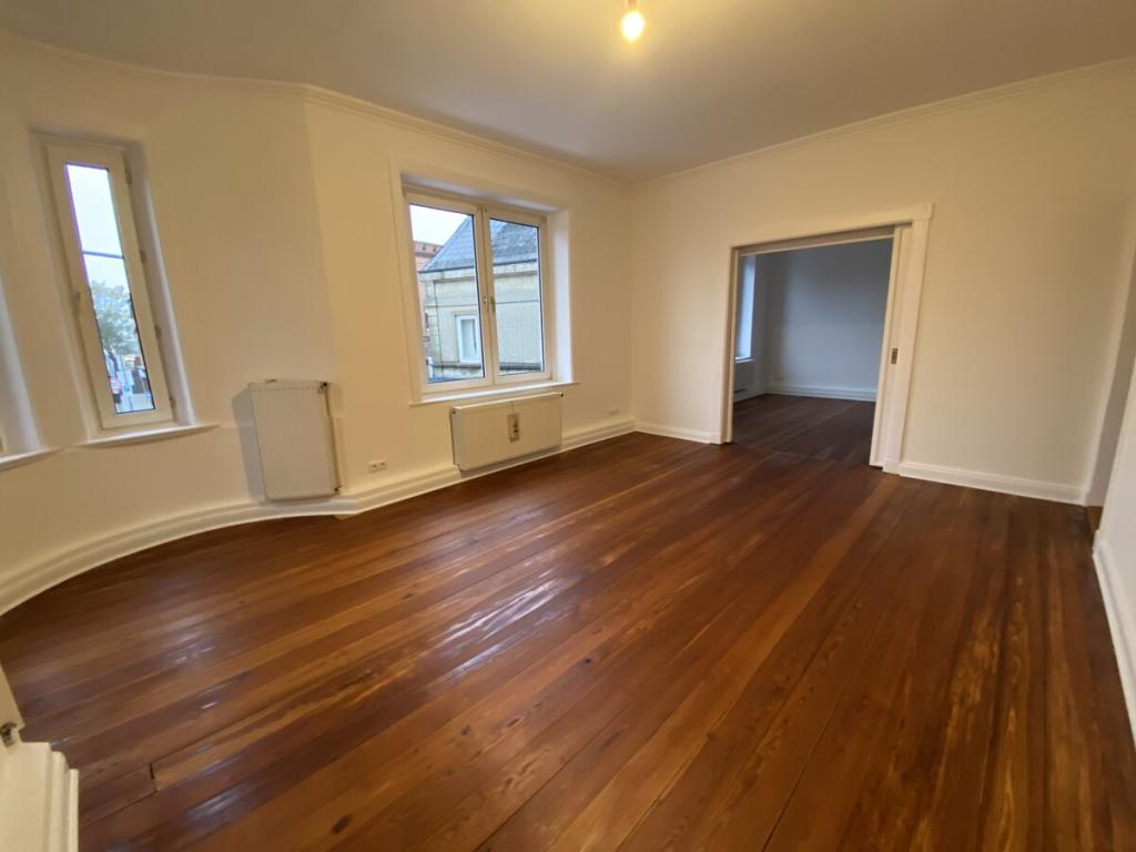 3 Zimmer Wohnung mitten in Marne mit Balkon und Stellplatz! - Foto 1