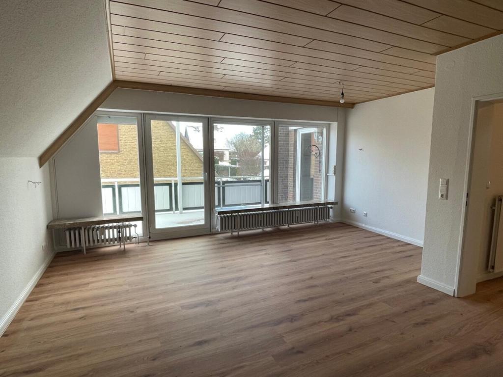 Zur Miete: Traumhafte 3 Zimmer Dachgeschosswohnung mit Balkon - Foto 1