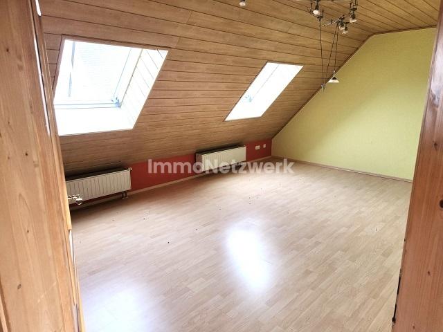 DG Wohnung Zimmer 1