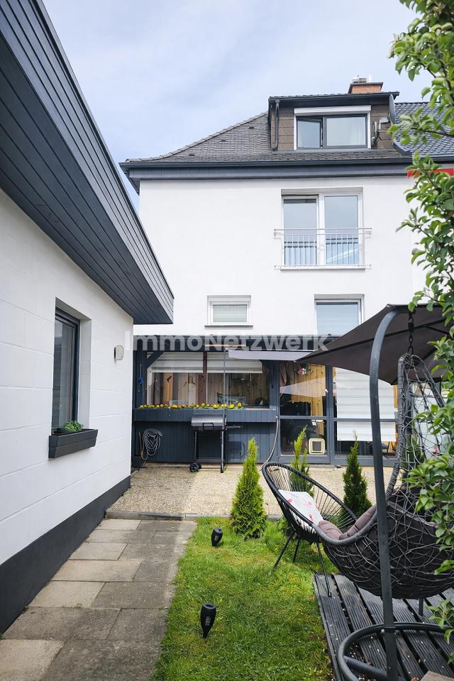 Immobilie in Wunsiedel - ***Willkommen in Ihrem neuen Zuhause - Familienidylle in Top-Lage von Wunsiedel*** - Bild 3