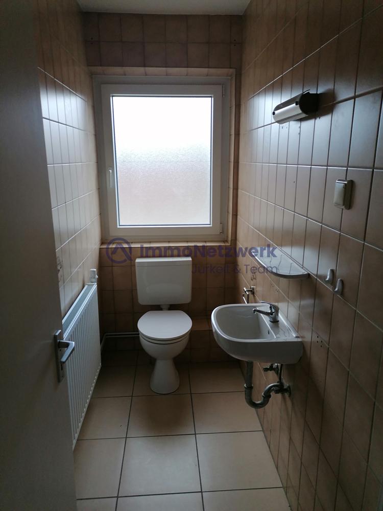 Separate WC mit Fenster