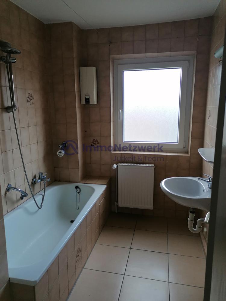 Badezimmer mit Fenster