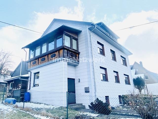 Außenansicht mit Nebeneingang