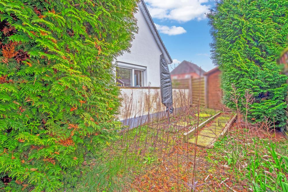 mit schönem Garten