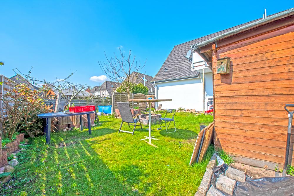 mit schönem Garten