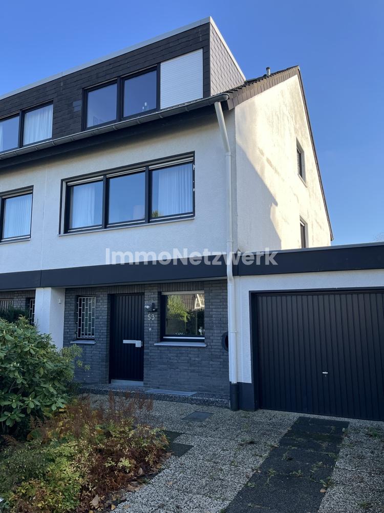Einfamilienhaus mit Garage