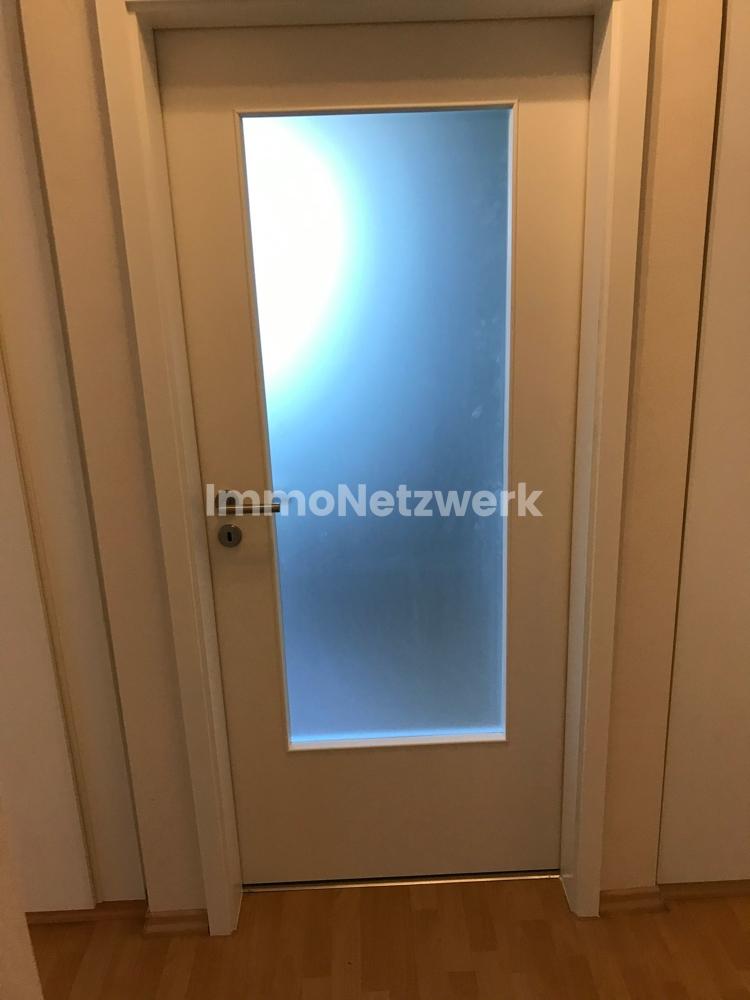hochwertige Tür