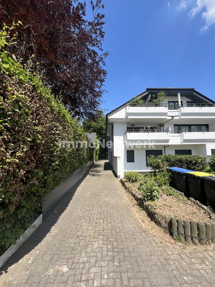 Einfahrt Straßenseite