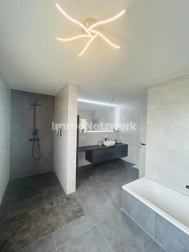 Badezimmer Ansicht 2