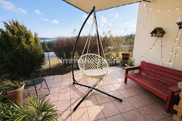 Immobilie in Naila - **Souterrainwohnung mit 3 Terrassen - Ein Wohntraum zwischen Natur, Licht und Raum** - Bild 1