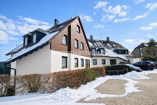 Immobilie in Naila - **Souterrainwohnung mit 3 Terrassen - Ein Wohntraum zwischen Natur, Licht und Raum** - Bild 4