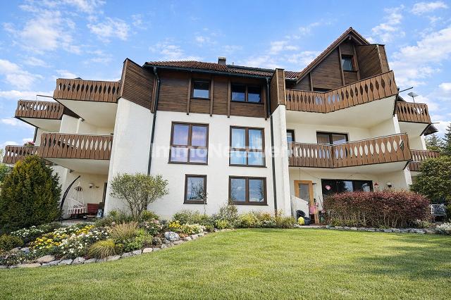 Immobilie in Naila - **Souterrainwohnung mit 3 Terrassen - Ein Wohntraum zwischen Natur, Licht und Raum** - Bild 2