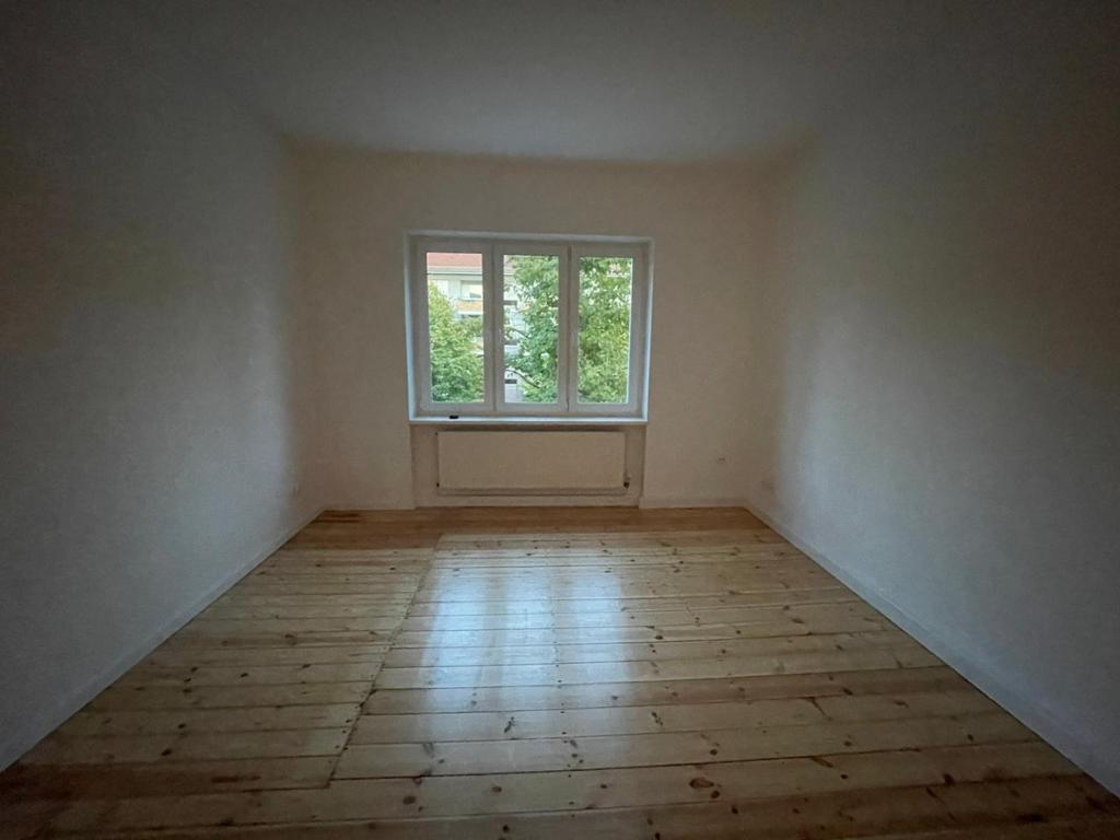 Erstbezug nach Kernsanierung – Traumhafte 3-Zimmer-Wohnung mit großem Balkon, Garten und Top-Anbindung - Photo 1