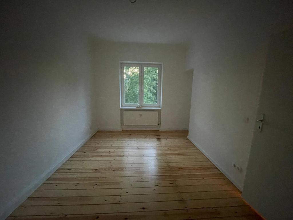Erstbezug nach Kernsanierung – Traumhafte 3-Zimmer-Wohnung mit großem Balkon, Garten und Top-Anbindung - Photo 2