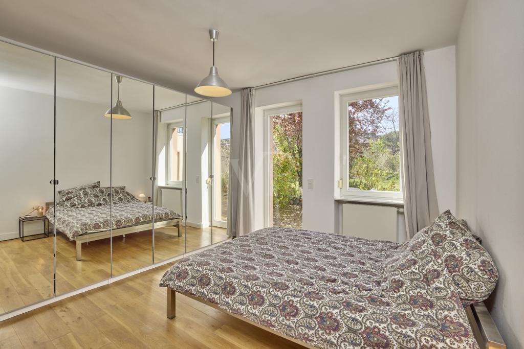 Schlafzimmer 1