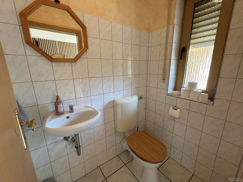 Gäste-WC EG 18a