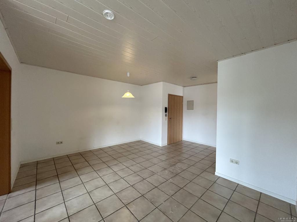 ZUR MIETE - Eigentumswohnung im Erdgeschoss mit Balkon und Garage - Photo 2