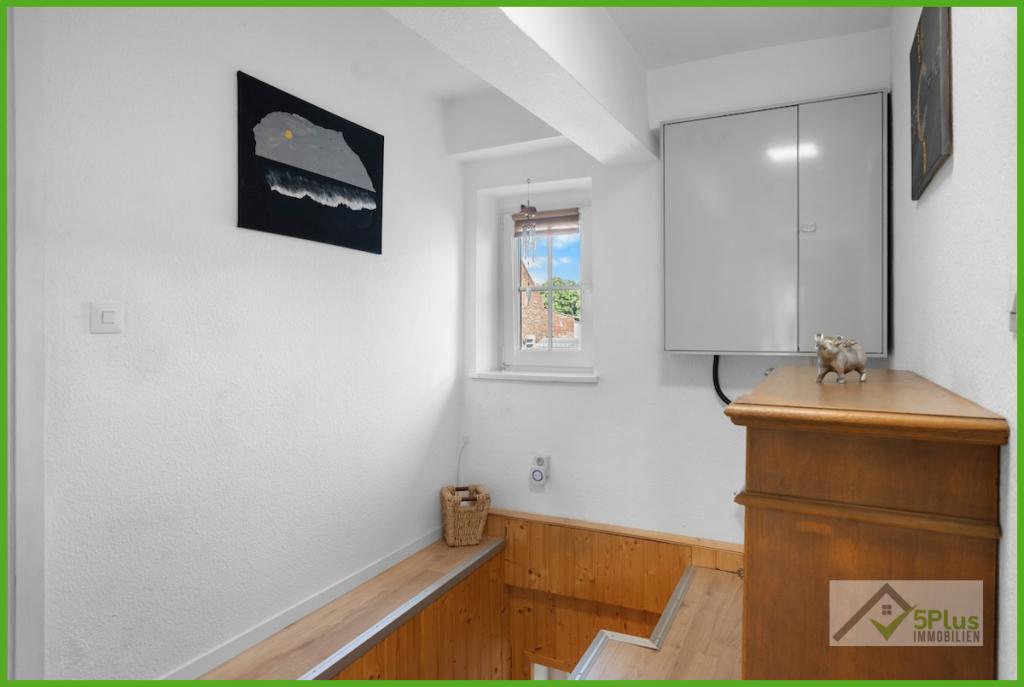 5Plus Immo Haus zum Kauf Niederzier Treppe OG