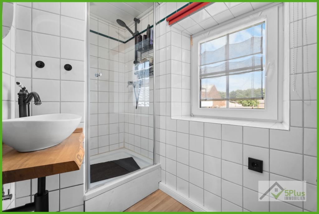 5Plus Immo Haus zum Kauf Niederzier Duschbad OG