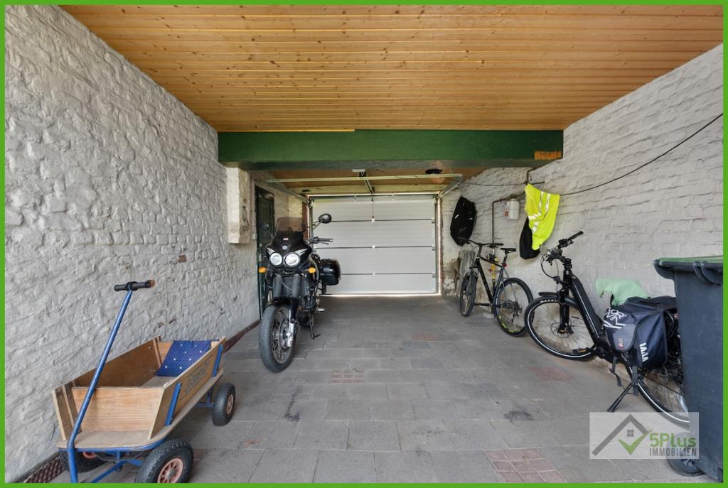 5Plus Immo Haus zum Kauf Niederzier Toreinfahrt / Hof / Stellplatz