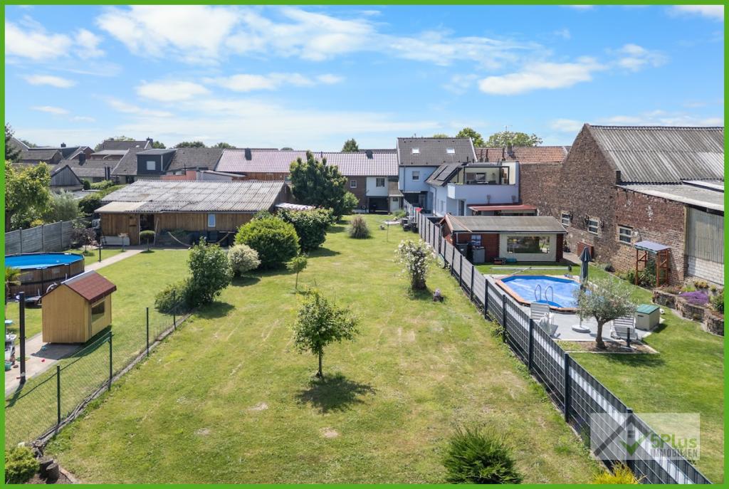 5Plus Immo Haus zum Kauf Niederzier Drohnenaufnahme Garten