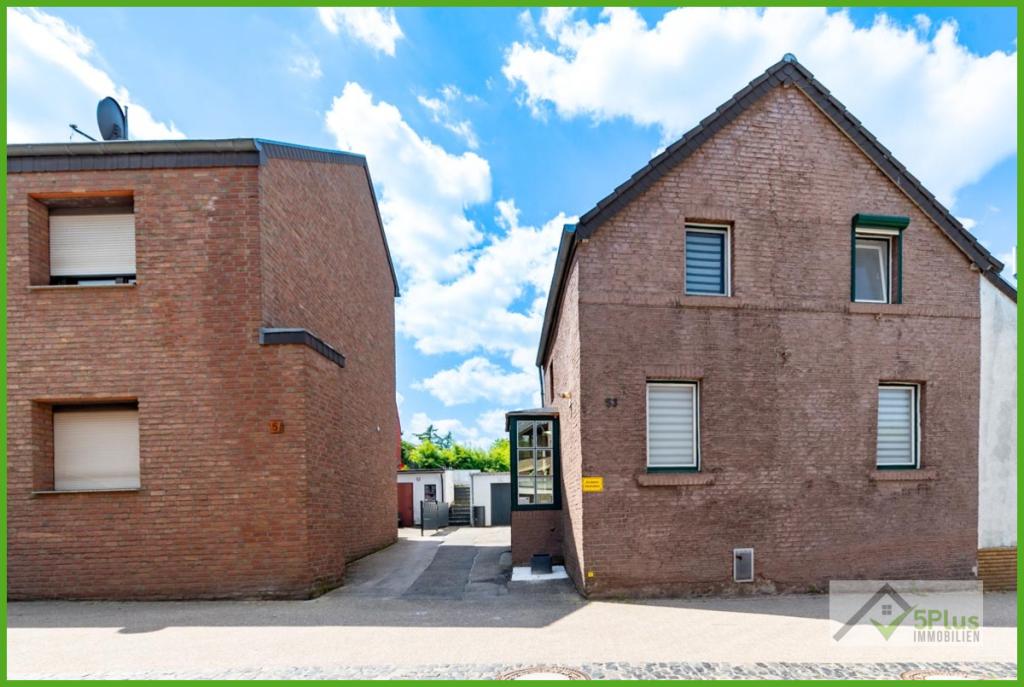 5Plus Immo Haus zum Kauf Eschweiler Hausfront