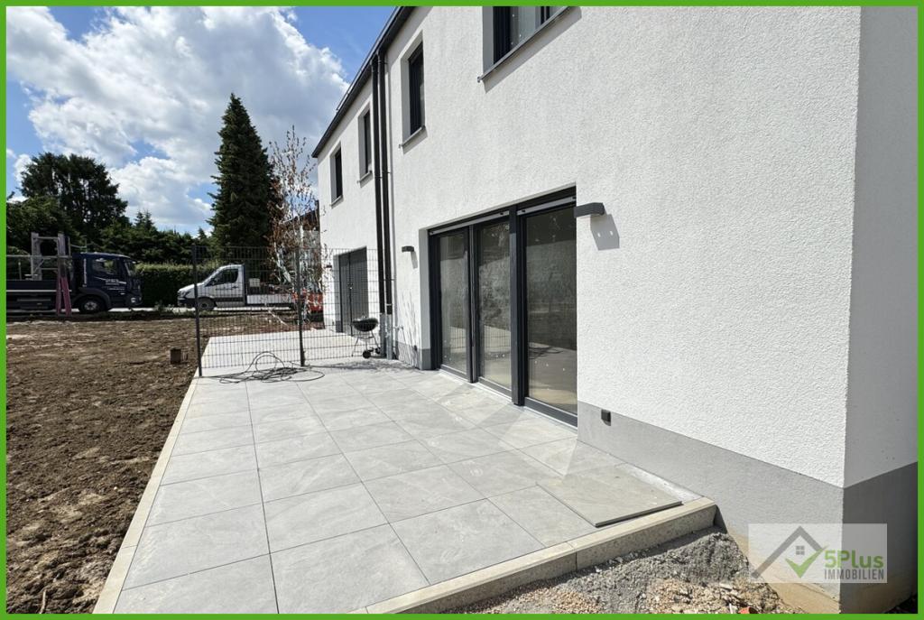 5Plus Immo Haus zur Miete Würselen Außenbereich Rückansicht Terrasse