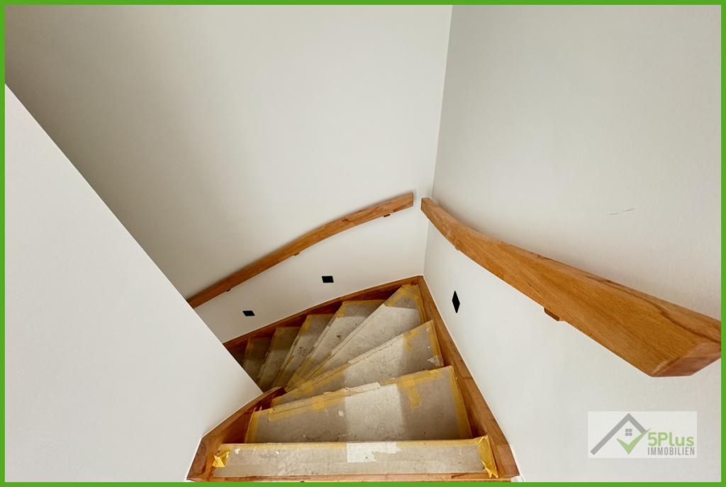 5Plus Immo Haus zur Miete Würselen Treppenabgang OG