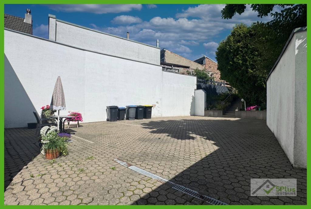 5Plus Immo Mehrfamilienhaus Langerwehe Parkplätze