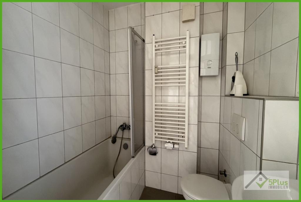 + 5PLUS IMMO + SONNIGE 3-ZIMMER ERDGESCHOSSWOHNUNG MIT TERRASSE UND STELLPLATZ IN WEISWEILER + - Photo 4