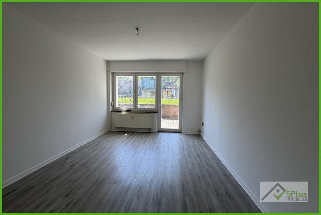 + 5PLUS IMMO + SONNIGE 3-ZIMMER ERDGESCHOSSWOHNUNG MIT TERRASSE UND STELLPLATZ IN WEISWEILER + - Photo 1