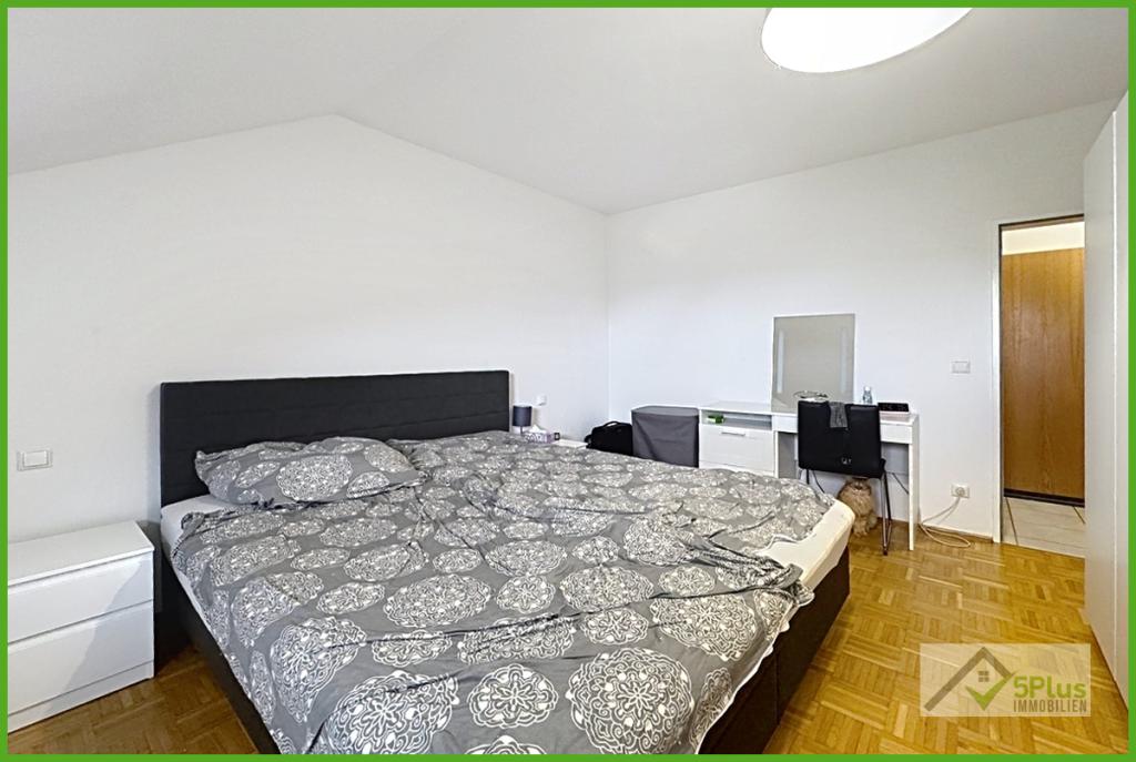 +5PLUS+ HEIMAT FINDEN: GEPFLEGTE DACHGESCHOWWOHNUNG MIT SONNENBALKON IM HERZEN VON INDEN / ALTDORF + - Foto 3