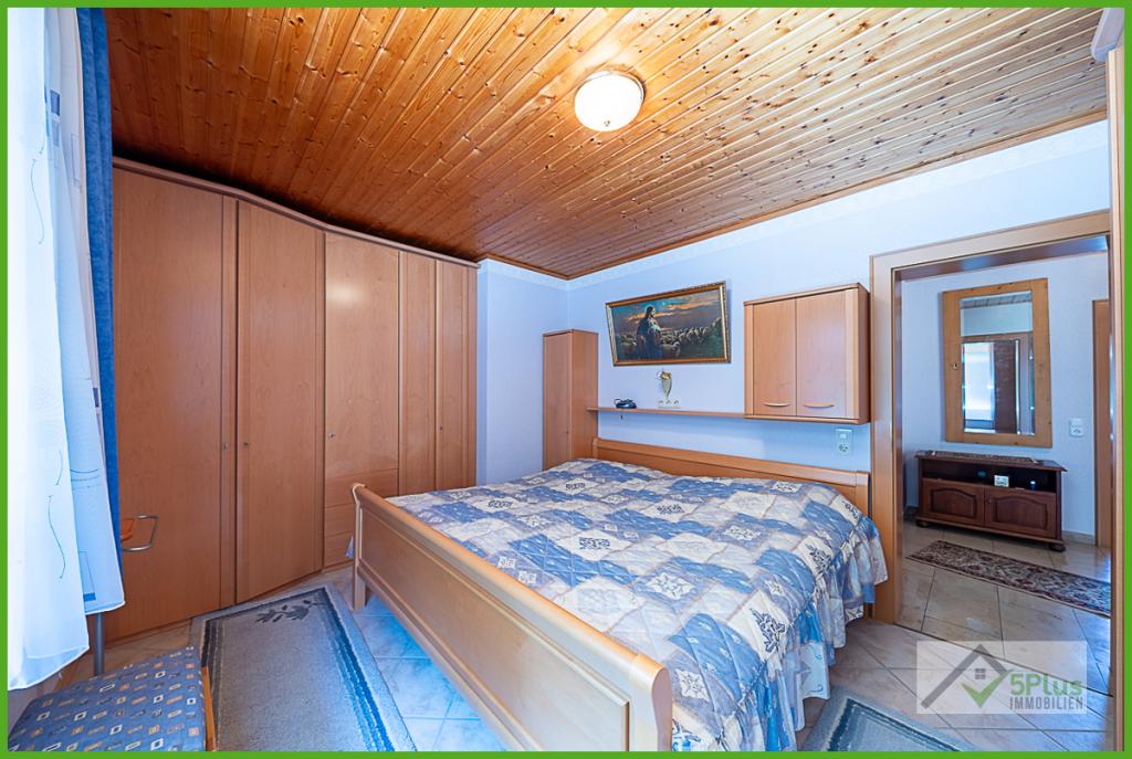 5Plus Immo Haus zum Kauf Inden/Altdorf Schlafzimmer 1