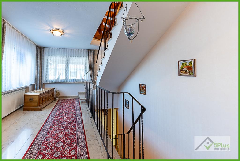 5Plus Immo Haus zum Kauf Inden/Altdorf Treppenhaus