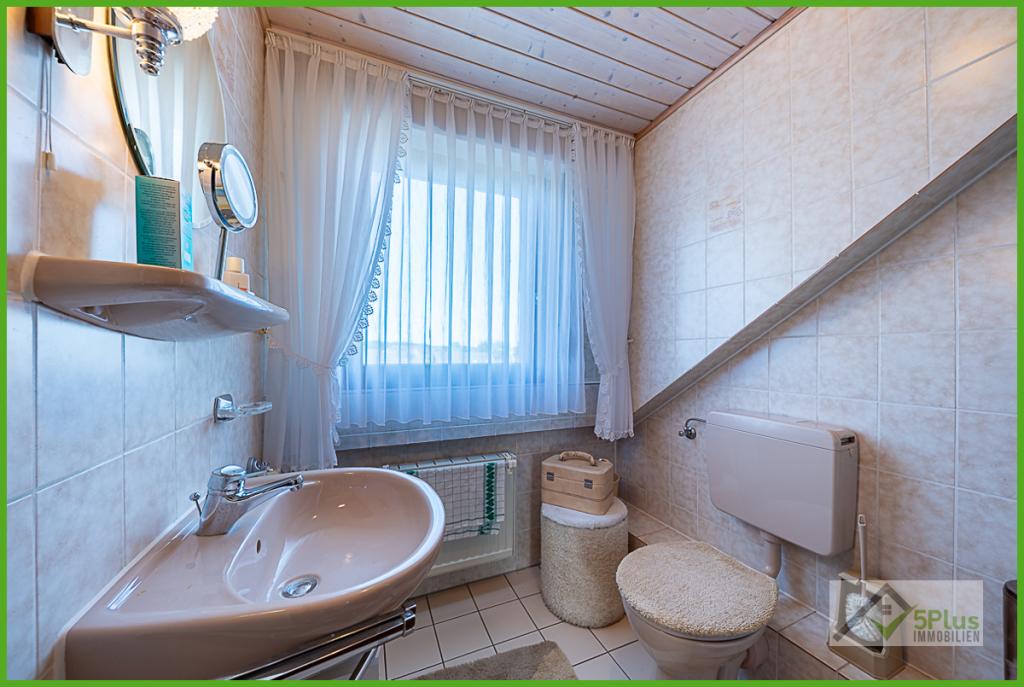 5Plus Immo Haus zum Kauf Inden/Altdorf Badezimmer DG